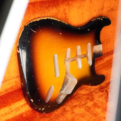 Freakaster Stratocaster Relic Body 3 Tone Sunburst image 7