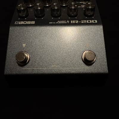 Boss IR-200 Amp and IR Cabinet - Silver image 6