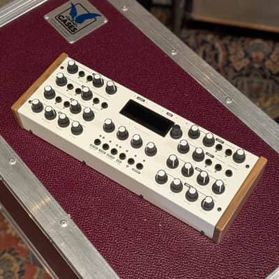 Mutable Instruments Shruthi XT image 1