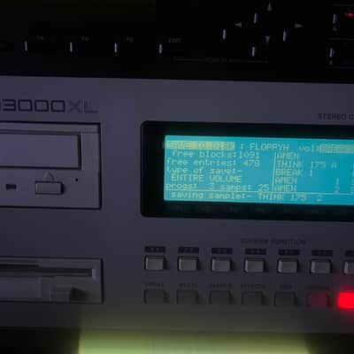 Akai CD3000XL (32MB RAM, EB16 FX, 8-outputs)