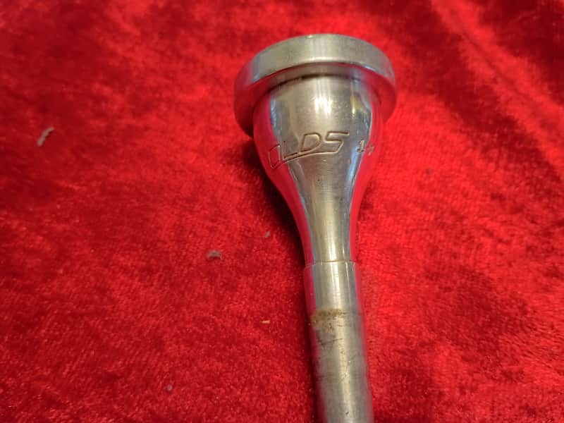 Olds 1* trombone mouthpiece. Excellent condition. Original mouthpiece for professional level Olds horns