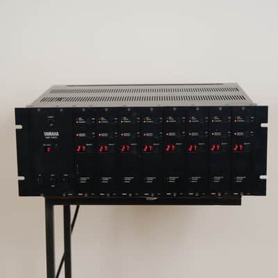 Yamaha TX816 8-Module FM Synthesizer 1984 - Black