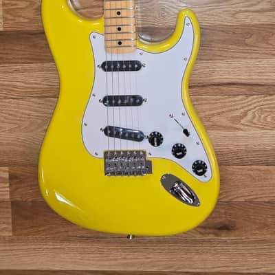 Fender MIJ Limited International Color Stratocaster 2022 - Monaco Yellow image 1