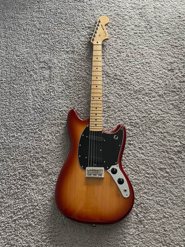 Fender Player Mustang 2021 MIM Sienna Sunburst 75th Anniversary Maple FB Guitar