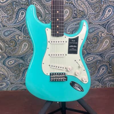 Fender Vintera III Early '60s Stratocaster Seafoam Green w/Gig Bag image 1