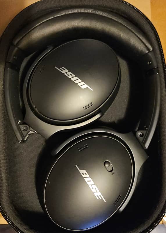 Bose Quietcomfort 45 Wireless Noise Canceling Headphones image 1