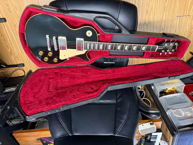 Gibson Les Paul Standard 1980 w/ chainsaw case