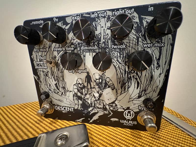 Walrus Audio Descent Reverb / Octave Machine