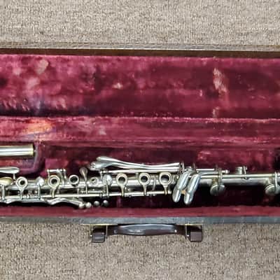 AT Metal Clarinet in Bb new leather pads 1930's ? 1940's - Nickel chrome VIDEO image 12