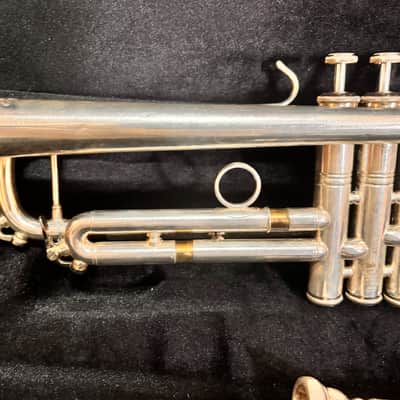Bach BTR411S Advanced Bb Silver Trumpet w Case image 3