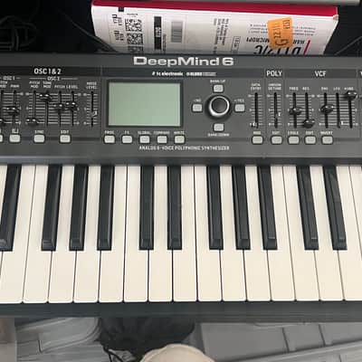 Behringer DeepMind 6 37-Key 6-Voice Polyphonic Analog Synth 2017 - Present - Black