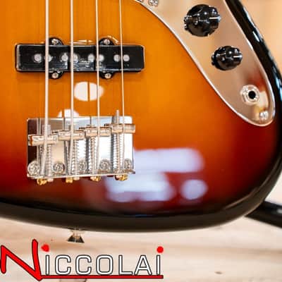 FENDER Vintera III Early '70s Jazz Bass Rosewood Fingerboard, 3-Color Sunburst image 3