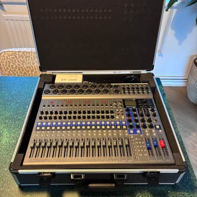 Zoom LiveTrak L-20 Digital Mixer with Case & Extras image 15