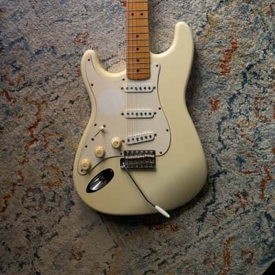 Fender Jimi Hendrix Artist Series Tribute Stratocaster 1997 USA Olympic White image 9