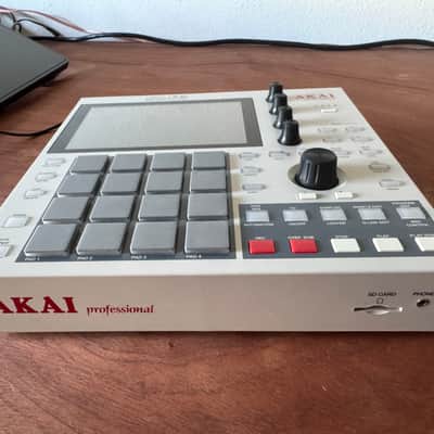 Akai MPC One Standalone MIDI Sequencer Retro Edition 2021 - Present - Grey image 5