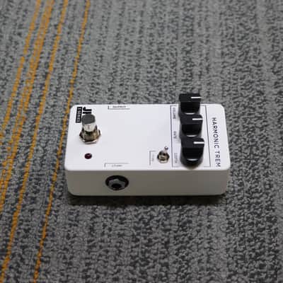 JHS 3 Series Harmonic Trem Guitar Effects Pedal image 2