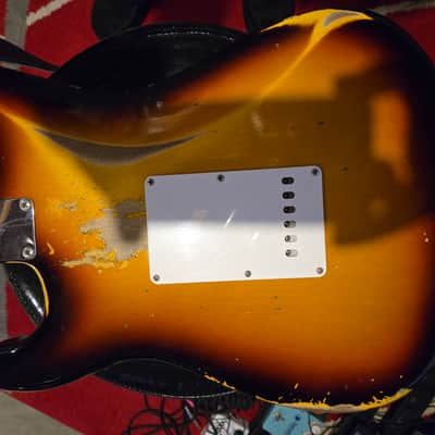 Fender 61 journeyman heavy relic strat 2010-2020 - Sunburst image 4