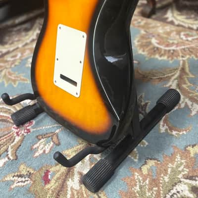 Fender Player II Stratocaster SSS 2024 - Present - 3-Color Sunburst image 5