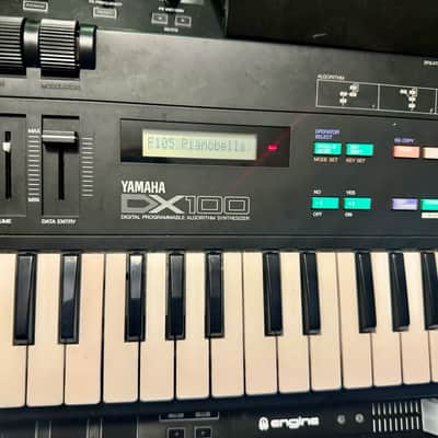 Yamaha DX100 Programmable Synthesizer