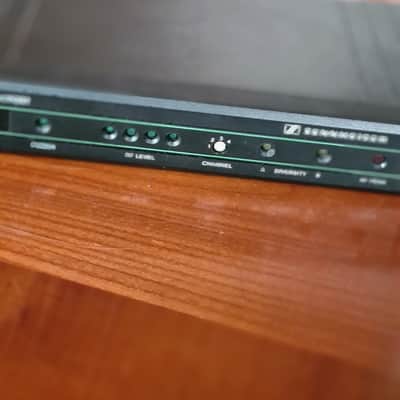 Sennheiser 🎤 Sennheiser EM 1-E True Diversity Wireless Microphone Receiver | 863–865 MHz | XLR image 3