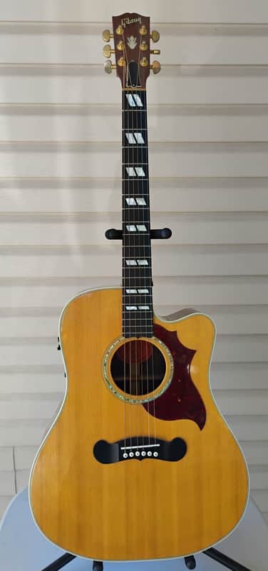 Gibson Songwriter Deluxe