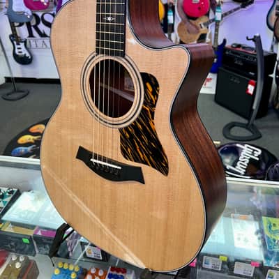 Taylor 314ce V-Class Grand Auditorium Acoustic-electric Guitar - Natural image 4