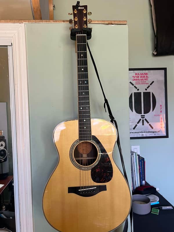 Yamaha LS16R L Series Spruce/Rosewood Concert with Electronics 2010s - Natural image 1