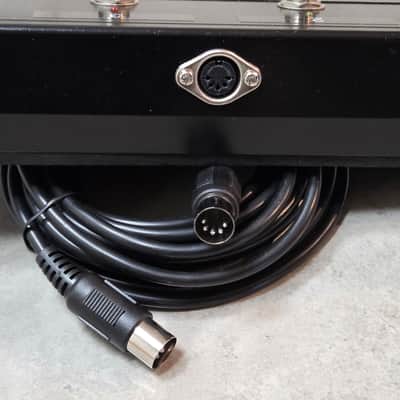 Crate Footswitch for Crate BV150 BV300 BV150HB BV300HB RFX-200S VTX-200S BVFS4 4-Button with 15-Foot Cable - 5-Pin DIN image 3