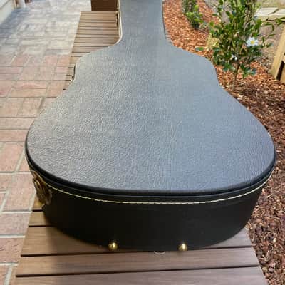 Hardshell Acoustic Guitar Case - Excellent Condition image 4
