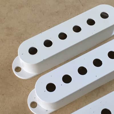 3 DiMarzio Made in USA STRAT Pickup Covers Aged Relic Off White Parchment image 3
