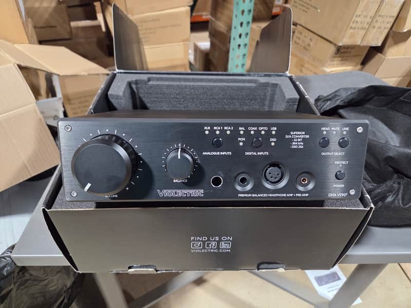 Violectric DHA V590 Headphone Amplifier and DAC - B-Stock image 1