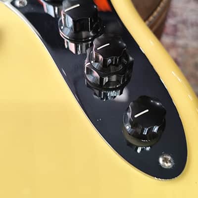 Fender Jazz Bass Deluxe 2007 - Vintage White image 9