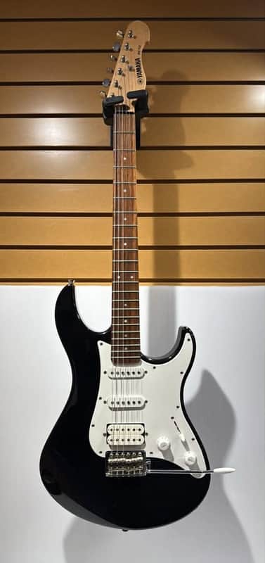 Electric Guitar Yamaha EG112 Black | Reverb
