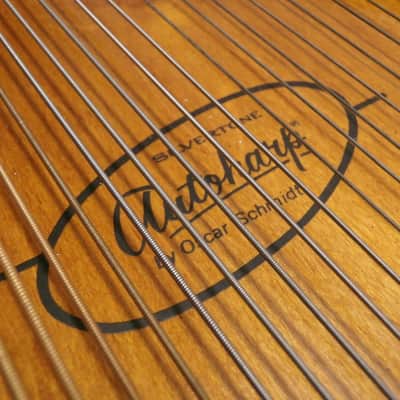 Vintage 1967-68 Oscar Schmidt Model OM-15 'Silvertone' 15-Chord Autoharp. image 5