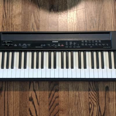 Yamaha P90 digital piano image 2