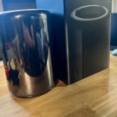 Apple Apple Mac Pro 2013 6-Core 3.5GHz 32GB 500GB Dual FirePro D500 — Original Box 2013 - Black Mirror image 1
