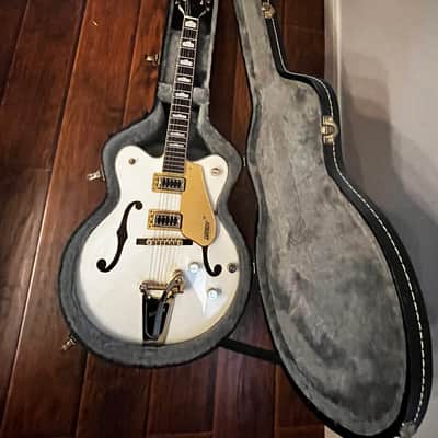 Gretsch G5422TG Electromatic Double Cutaway Hollow Body with Bigsby, Gold Hardware - Snow Crest White image 14