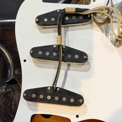 Fender Stratocaster 1958 - 3 Tone Sunburst image 24