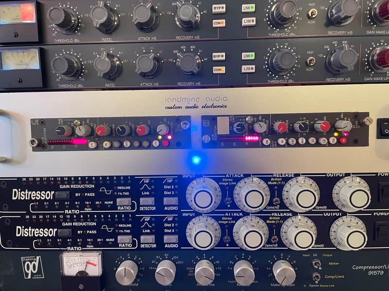 Racked Pair of Calrec DL1656 VCA Compressor/Limiters Bild 1