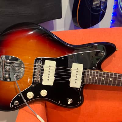Fender American Professional Classic Jazzmaster 2025 - Present - 3-Color Sunburst image 2