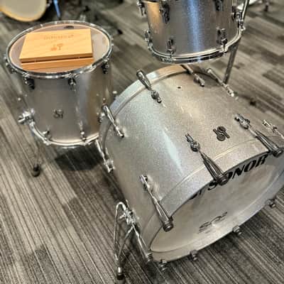 Sonor SQ2 2022 - Silver Sparkle Lacquer image 2