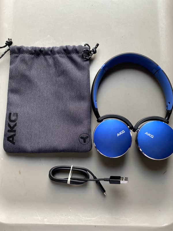 Samsung AKG Y500 Wireless Headphones image 1