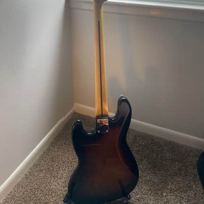 Squier Vintage Modified Fretless Jazz Bass w/ Factory Precision Bass Neck - 2018 - Sunburst image 2
