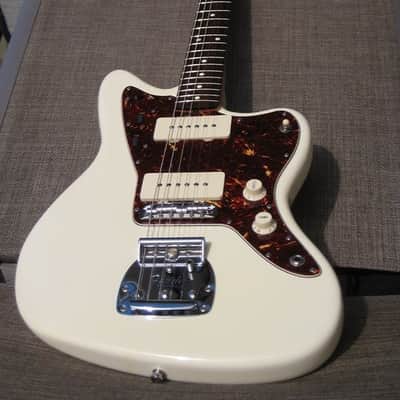 Fender '62 AVRI Jazzmaster Pickguard (Tortoise Shell) image 5