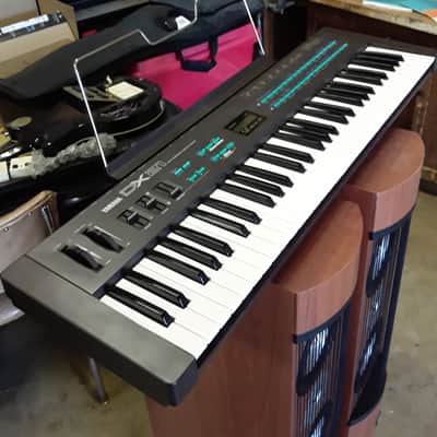 Yamaha DX21 Programmable Algorithm Synthesizer 1985 - Black