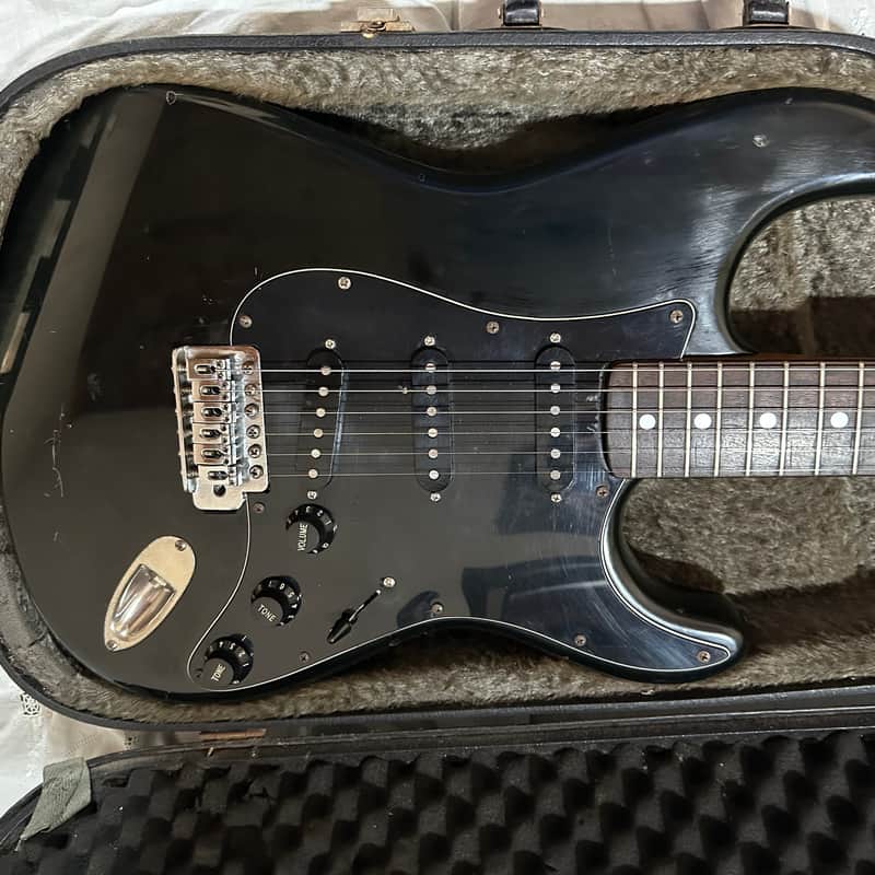 1983 Fender Squier Stratocaster CST 50 Black