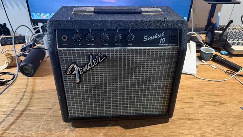 Fender Sidekick 10 10-Watt 1x6" 1983 - 1985 - Silver Fender Logo image 1