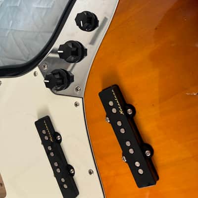 Squier Jazz bass body - Sunburst image 6