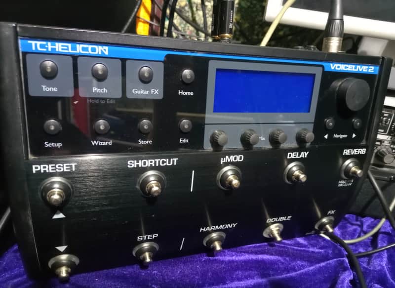 TC Helicon VOICELIVE 2 MULTI EFFECT PROCESSOR VOICE GUITAR LOOPER image 1