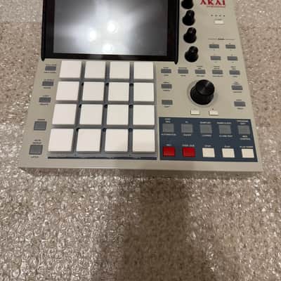 Akai MPC One Standalone MIDI Sequencer Retro Edition 2021 - Present - Grey image 7